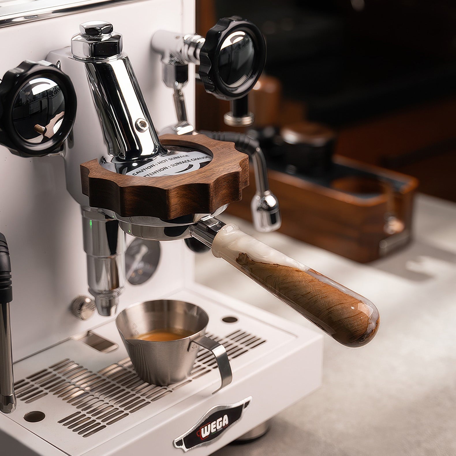 Walnut & Resin Handle Bottomless Portafilter